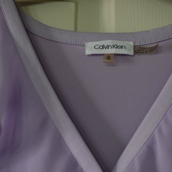Calvin Klein Lavender top - Picture 3 of 11